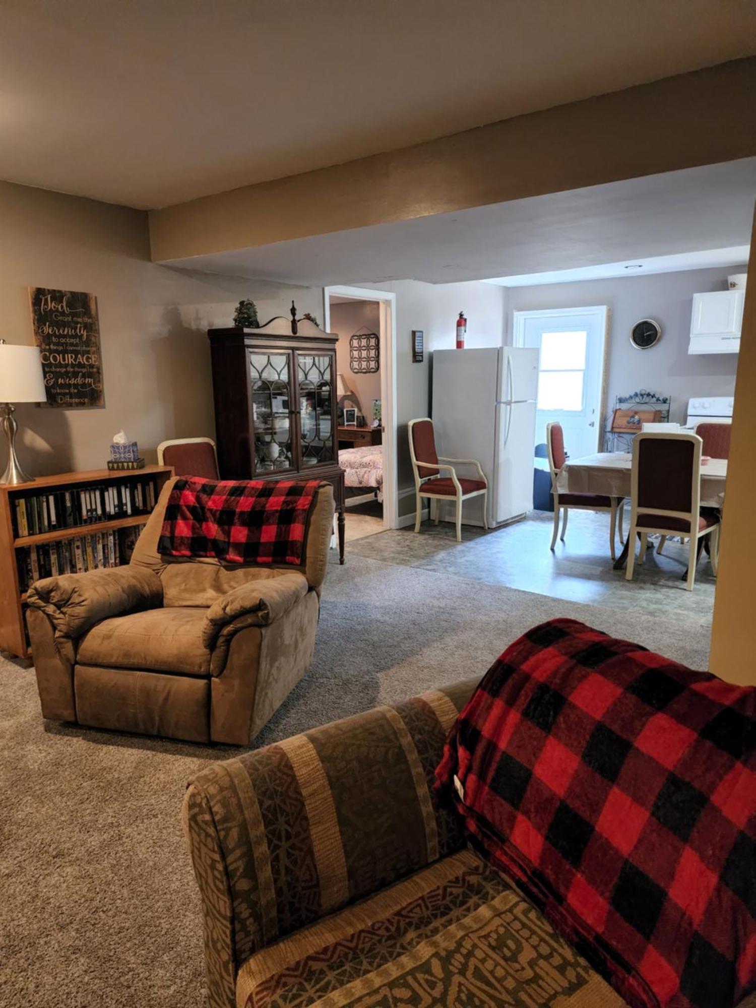 Lovely 3- Bedroom Apartment With Street Parking. Goshen Exterior foto